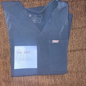 Women’s Figs Dark Harbor Scrub Top size medium